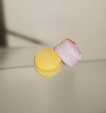 Macaroon candle