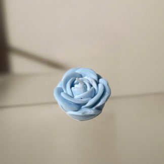 Small blue rose candle