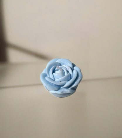 Small blue rose candle